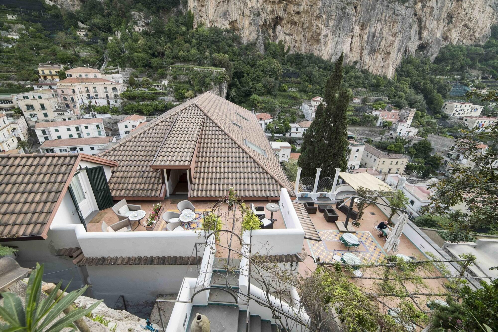Hotel Villa Annalara Charme And Relax Amalfi Dış mekan fotoğraf