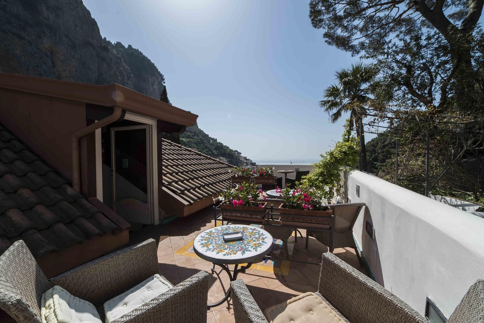 Hotel Villa Annalara Charme And Relax Amalfi Dış mekan fotoğraf